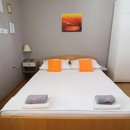 Bili-sea View In The Center