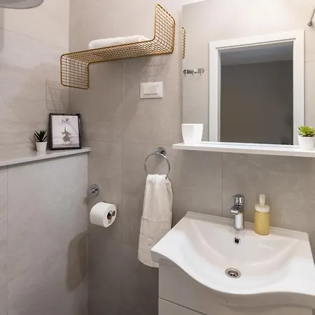 Apartment Bili-sea View In The Center Makarska