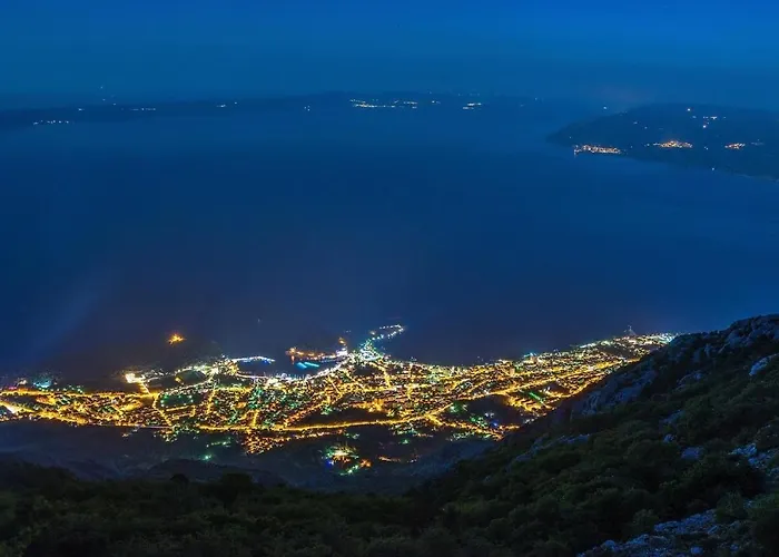 Bili-sea View In The Center *