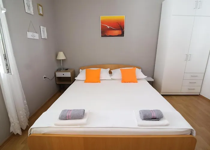 Bili-sea View In The Center