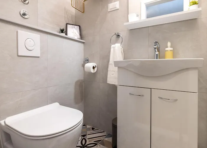 Bili-sea View In The Center *