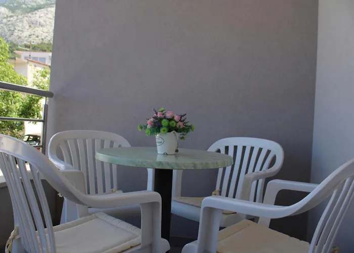 Bili-sea View In The Center